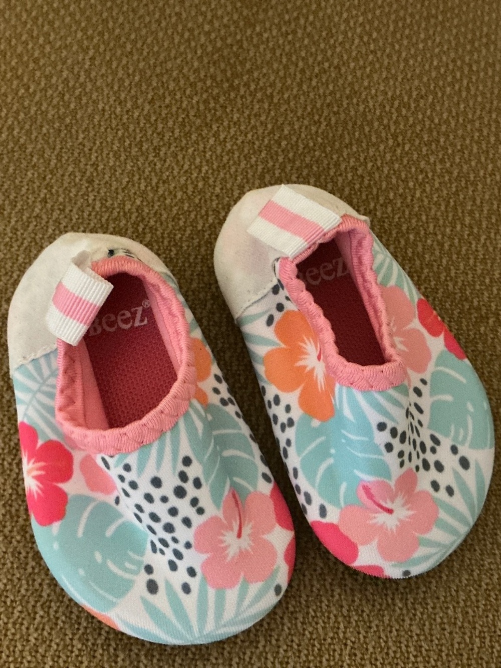 Robeez - girl infant water shoes